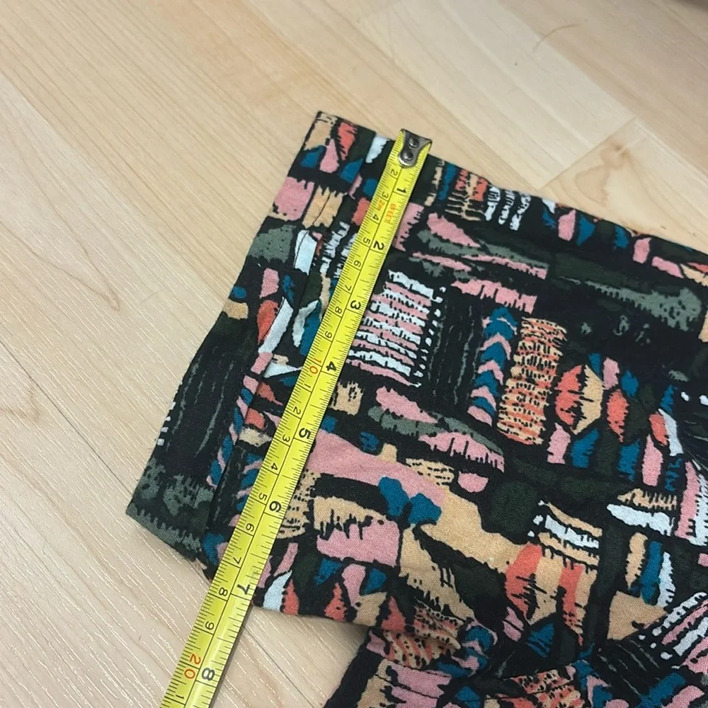 Lightweight Patterned Button Down - Picture 2 of 7